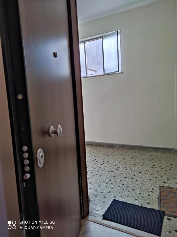Studio In Kallithea Next To Kiprou Square Афины Экстерьер фото